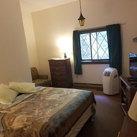 Kancamagus Swift River Inn Albany Oda fotoğraf