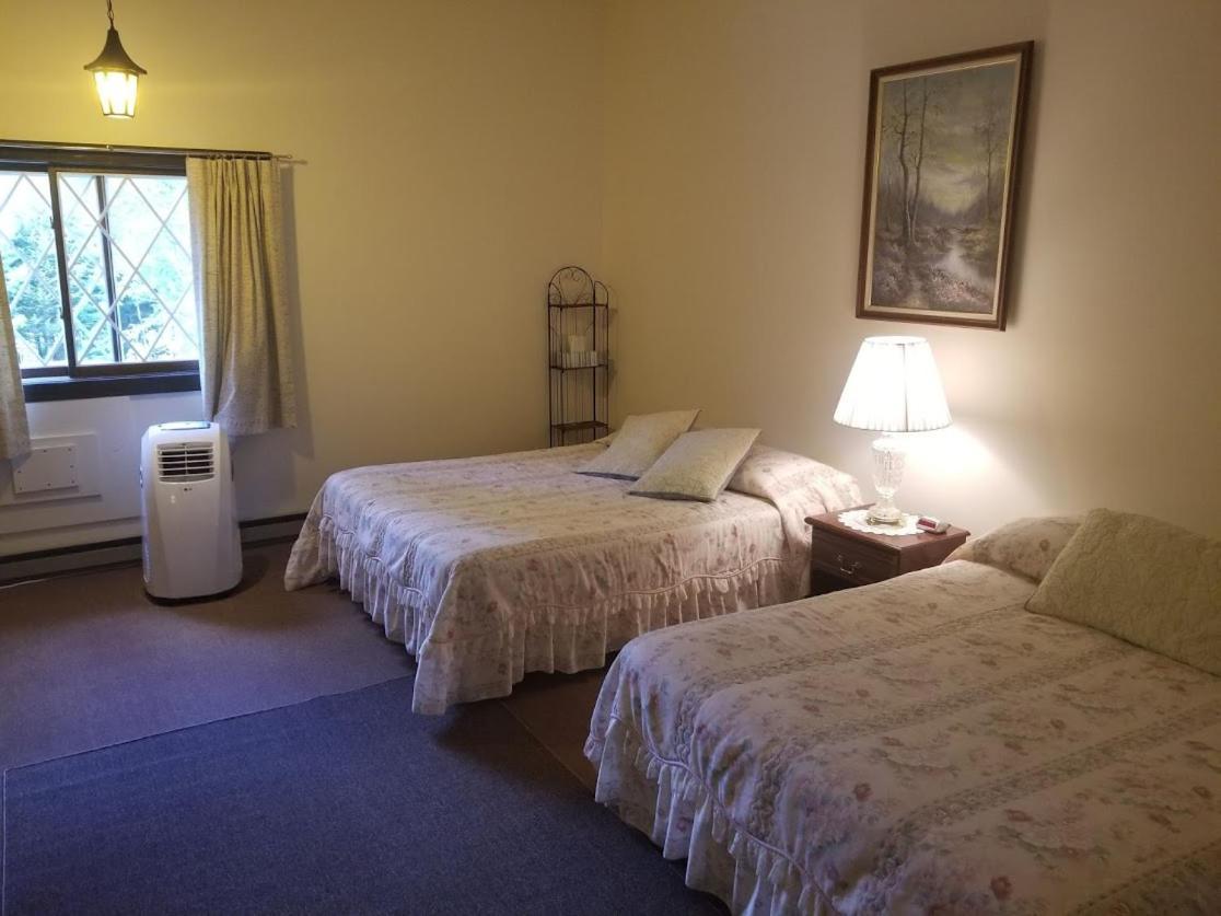 Kancamagus Swift River Inn Albany Oda fotoğraf
